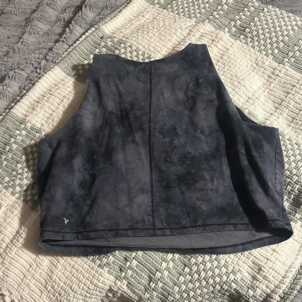 Old Navy workout top - Picture 4 of 4